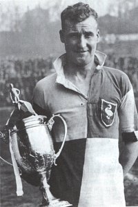 Pat Badrick with the Amateur Cup in 1931
